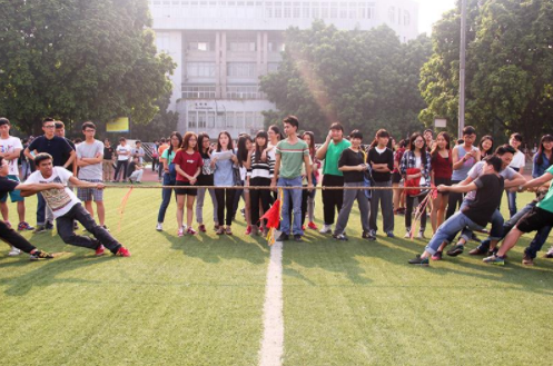 南京公司团建项目：拔河比赛