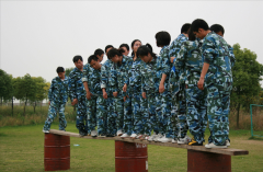 拓展训练的目的有哪些 公司拓展训练对团队的影