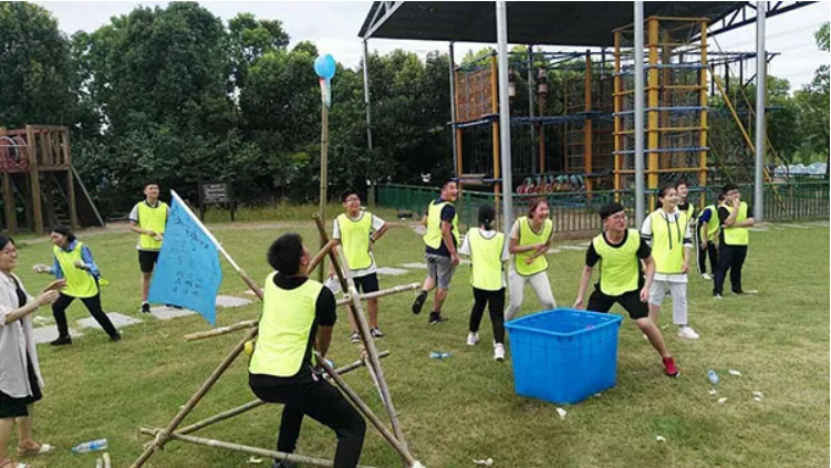 公司团建项目：罗马炮架